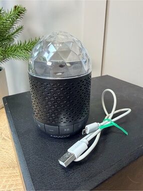 LED Disco Speaker HMDX
Daze Portable Bluetooth Speaker - Black